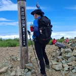 登頂しました（２４８２ｍ）、そしていつものポーズ