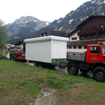 Skischul-Bürocontainer Transport zum Infopoint, mit U1600