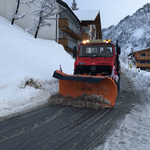 Unimog 1600 mit Pflug Bruchhalde Richtung Zug