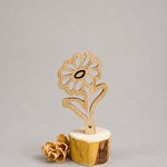 Blume Sockel ; € 12 ; 16 cm ; INFO: Holz ist ein Naturprodukt, daher können Abweichungen vorkommen.