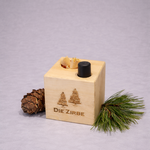 Zirbenwürfel mit 10ml Öl ; € 29 ;  INFO: Holz ist ein Naturprodukt, daher können Abweichungen vorkommen.