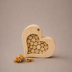 "Einlegeherz klein" ; € 30 ; 16 cm ; INFO: Holz ist ein Naturprodukt, daher können Abweichungen vorkommen.