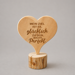 Herz Sockel "glücklich" ; € 39 ; INFO: Holz ist ein Naturprodukt, daher können Abweichungen vorkommen.