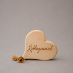 Herz "Lieblingsmensch" ; € 20 ; 12cm ; INFO: Holz ist ein Naturprodukt, daher können Abweichungen vorkommen.