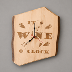 Uhr "Wine o´clock" ; € 60 ; INFO: Holz ist ein Naturprodukt, daher können Abweichungen vorkommen.
