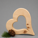 Zirbenherz "hohl" ; € 30 ;  INFO: Holz ist ein Naturprodukt, daher können Abweichungen vorkommen.