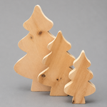 Baum ; in 3 verschiedenen Größen ; INFO: Holz ist ein Naturprodukt, daher können Abweichungen vorkommen.