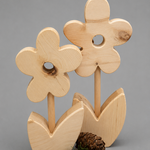 Blumenpaar ; € 40 ; INFO: Holz ist ein Naturprodukt, daher können Abweichungen vorkommen.