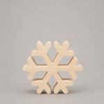 Schneeflocke "klein" ; € 12 ; 9cm; INFO: Holz ist ein Naturprodukt, daher können Abweichungen vorkommen.