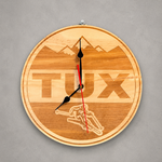 Uhr "TUX" ; € 60 ; 29cm Durchmesser; INFO: Holz ist ein Naturprodukt, daher können Abweichungen vorkommen.
