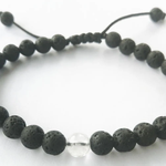 Aroma Armband: mit Lavasteinen und einem Bergkristall. Preis: 7,80€