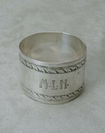 Serviettenring, 800er Silber,Halbmond Krone, Monogramm M-L. H., 31,0 g.,Ø 4,7cm , € 49,00