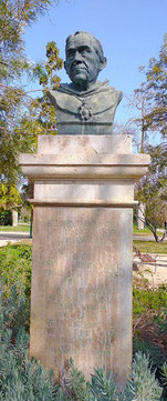 Padre Lluís Fullana Mira (Benimarfull, 5 enero de 1871 – Madrid 21 de junio de1948)Filólogo, profesor, escritor, sacerdote franciscano y padre de la lingüística valenciana moderna..