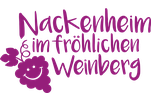 Logo der Stadt Nackenheim: der Text "Nackenheim im fröhlichen Weinberg" in Violett, unten links eine stilisierte Traube mit lachendem Gesicht