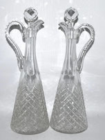 Ein Paar Kristall Karaffen mit Handhabe handgeschliffen Kerbschliff H. 35,5 cm, € 175,00
