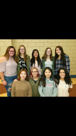 Die Tennis Abschlussklasse (seniors) und alle Austauchschüler die im Team waren.