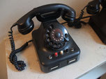 Adenauers Telefon mit dem roten Knopf !