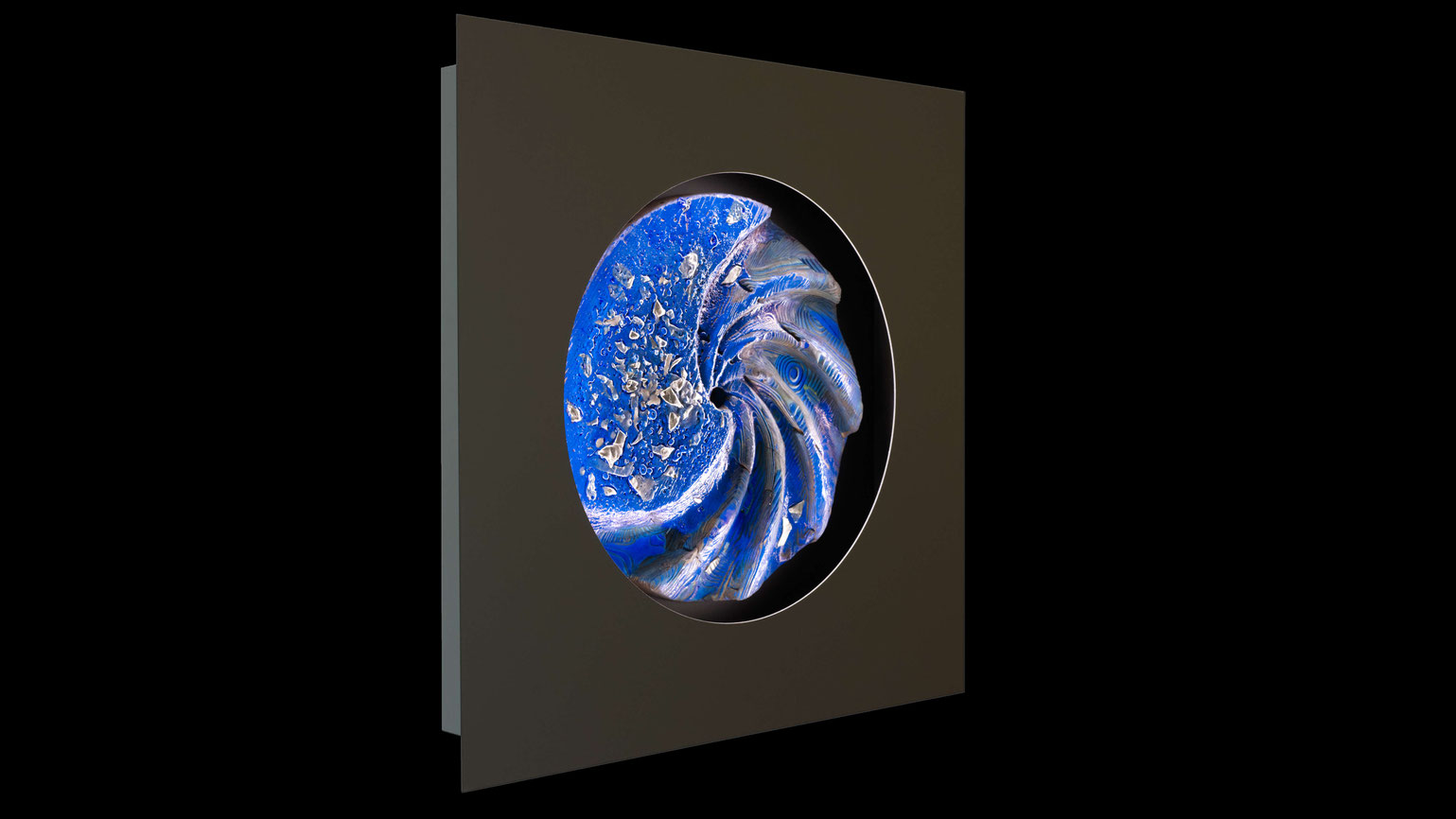 Blue spiral light object (2020) with palladium accents – circular contemporary Burningpictures artwork, unique piece in private collection.