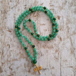 Herzschmuckstücke von Anahata Mala – handgefertigte Malas und Schmuck mit Herz-Energie für Inspiration und Liebe.