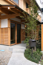 千葉県柏市　設計事務所　自然素材住宅　東京都葛飾区　玄関アプローチ