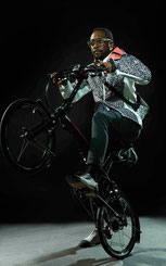 will.i.am auf einem der Tern Ekocycle Bikes © Tern Bicycles Online Photo Gallery