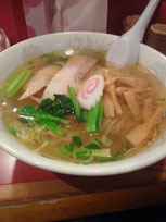 「龍鳳」の黄金塩ラーメン