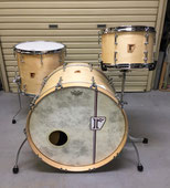 Custom. Vintage Maple / 22"x15" BD , 12"x8" TT , 15"x14" FT (NMP)