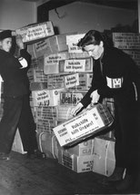 1956 Hilfspakete für Ungarn  (Foto: Sozialarchiv, ZH)