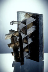 Robotpilot | kiln cast, polished glass | 24 x 18 x 21 cm | 2002