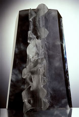 Rocket | kiln cast, polished glass | 40 x 22 x 14 cm | 2002 | ●