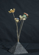  fond de montres création recyclage mécanismes aiguilles steampunk vintage rétro fleurs horloge mécanique collection art artiste plasticien sculpture sculpteur boitier face temps éléments horlogerie montres
