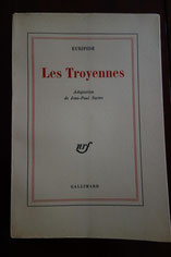 Euripide, adaptation de Jean-Paul Sartre, Les Troyennes, NRF Gallimard, 1965, édition originale, un des 80 exemplaires sur Hollande, livre rare