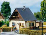 Einfamilienhaus "Gabi", Plastik-Modellbausatz der Firma Auhagen, 11378
