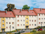 Mehrfamilienhaus, Plastik-Modellbausatz der Firma Auhagen, 11402