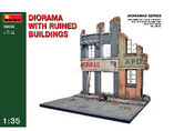 Modell-Bausatz aus Plastik eines Häuser-Ruinen Dioramas im Maßstab 1:35 von der Firma MiniArt,  36036