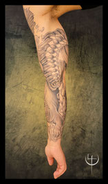 Otter, Kelp, Kelpwald, Sleeve, Armtattoo, Arm, Tattoo, Cover up, Cover-up, Tätowierung, Algen, Kampffisch, black and grey, schwarz, weiß, schwarz-weiß, dynamisch, Wasser, Wassertiere, süß, 