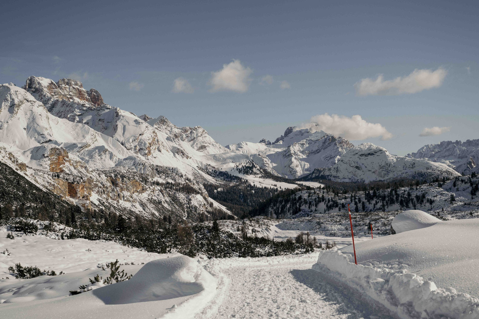 Winterwanderung zur Sennes Hütte im Naturpark Fanes-Sennes-Prags ©Marika Unterladstätter