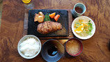 とんかつ・石焼ステーキ　石の家（いしのや） 猪野文教さん/2期