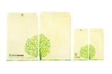 【封筒デザイン×保育園】「森」をモチーフにしたオリジナル封筒。裏と表でデザイン繋がりがあり、優しい雰囲気のデザインになりました。ふたの部分にもロゴを入れ、閉じた際に出るようにしました。