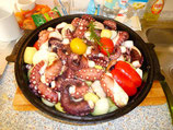 Peka mit Fleisch oder Fisch(Octopus)