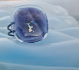 Bracelet en verre violet et confettis de dichroïque