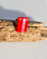 BAGUE EN VERRE RECTANGLE ROUGE AVEC DISCHROIQUE TRANSPARENT