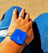 Bracelet en verre bleu électrique