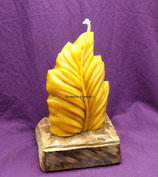 Bougie en pure cire d'abeille " Grande feuille "