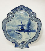 Small Dutch Delft Porceleyne Fles applique after a painting by F.J. du Chattel, 1898