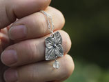 Hortensienblüte mit Topas-Edelstein, aus Silber 925 mit versilberter Kette Nr. A98