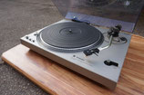 Großer Technics SL 1700 mit Direktantrieb und Subchassis