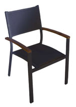 Sedia Con Seduta e Schienale In Textilene Nero Imbottito e Braccioli in Teak
