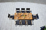 Tavolo Allungabile In Alluminio Nero e Piano In Teak 150/210 x 90