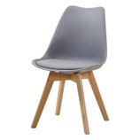 sedie in polipropilene stile scandinavo per arredo ristorante